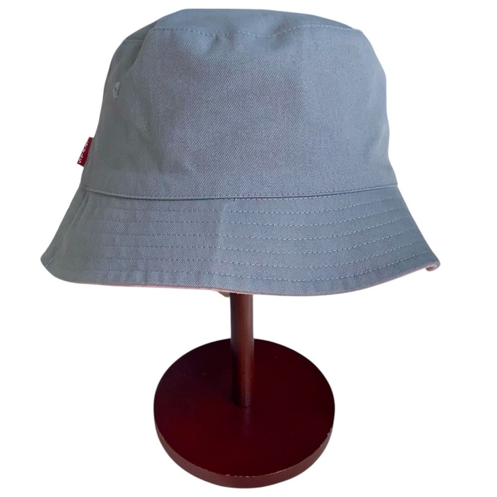 LEVI’S Bucket Hat Reversible Grey Pink Unisex S M NWT